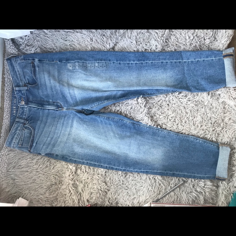 NWT American Eagle mom jeans size 6